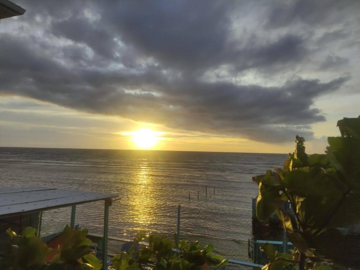 Hotel Victoria S Beach House Flowers Bay Exterior foto